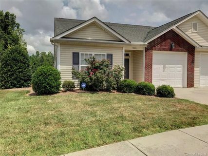 5705 Bradford Lake Lane sold condo in Village Glen, Charlotte, NC