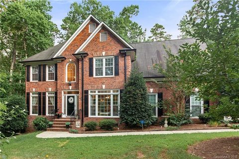 920 Waterview Lane