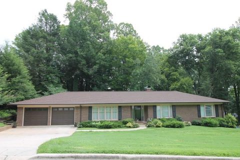 910 Hemlock Drive