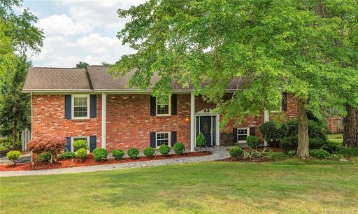 9 Glencliff Road sold home in Woodside Hills, Candler, NC