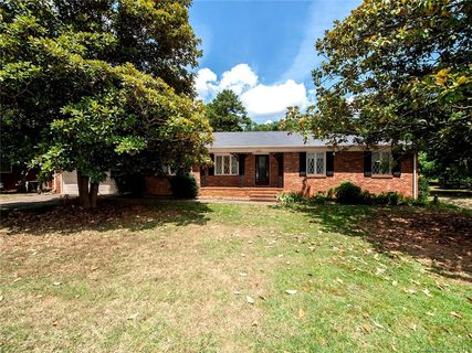 6100 Lake Forest Road sold home in Lake Forest, Charlotte, NC
