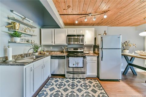 201 Hoskins Road 326 sold home in Foxridge, Charlotte, NC