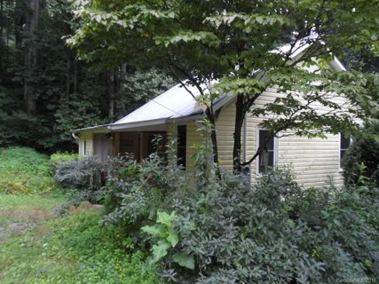 310 Bradley Street sold home in Bradley-Walker Heights, Maggie Valley, NC