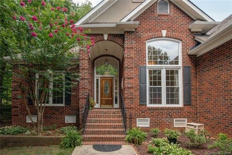 419 Hunters Pointe Drive
