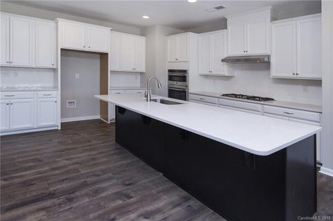 9521 Hightower Oak Street 80