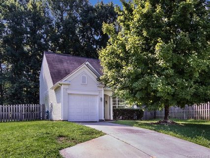 10208 Roundleaf Drive sold home in Loren Farms, Charlotte, NC