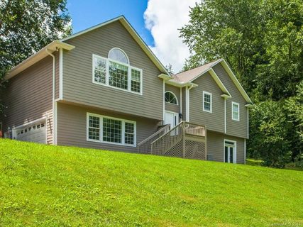 305 Shady Places Lane sold home in Poplar Hills, Leicester, NC