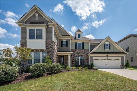 128 Somerled Way
