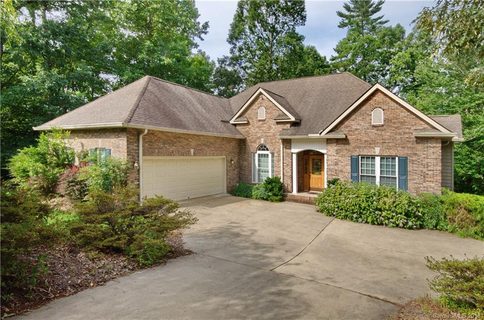 101 White Cedar Lane