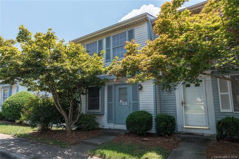 7325 Pebblestone Drive A sold home in Waterford Twn Homes, Charlotte, NC