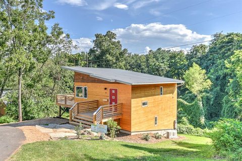 9 N Belgium Lane sold home in Green Path Commons, Asheville, NC