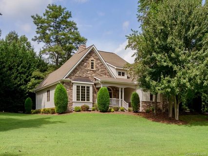 33 Willow Place Circle