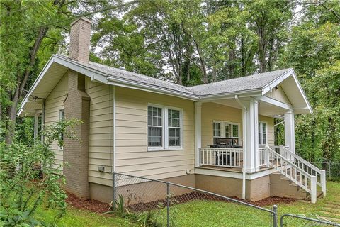 1 Wood Avenue