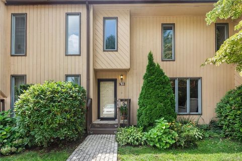 12 Pebble Creek Drive