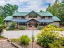 10 Parkway Crescent sold home in Arden, SC