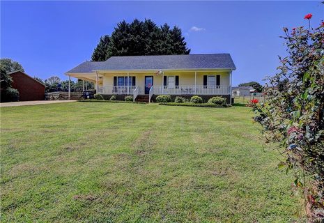 131 Pilots Ridge Drive sold home in Pilots Ridge, Bessemer City, NC