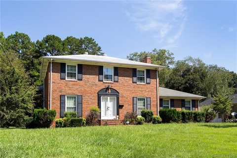 7519 Glencannon Drive sold home in Lake Forest, Charlotte, NC