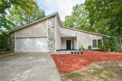7620 Lacoste Court sold home in Cedar Woods, Charlotte, NC