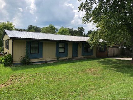 220 Yellowstone Drive sold home in Hoopers Valley Estates, Fletcher, NC