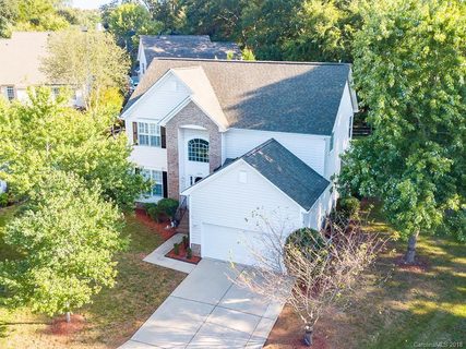 9204 Autumn Applause Drive sold home in Blakeney Heath - Fieldstone, Charlotte, NC