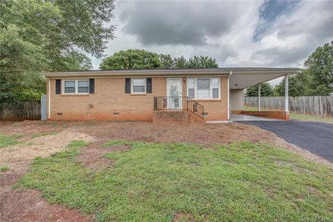 2428 Woodleaf Drive