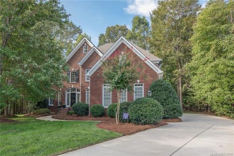 518 Conaway Court 37 sold home in The Glen At Wesley Oaks, Waxhaw, NC