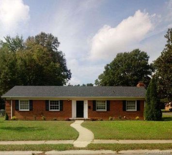 6243 Covecreek Drive sold home in Greenbriar, Charlotte, NC