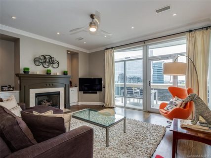 435 S Tryon Street 805