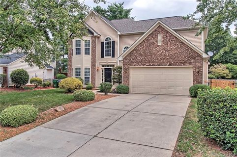 9601 Autumn Applause Drive sold home in Blakeney Heath - Fieldstone, Charlotte, NC