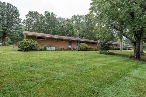 6633 Pawnee Drive
