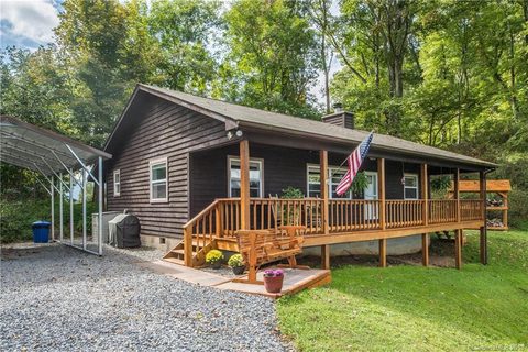 633 Treetop Lane