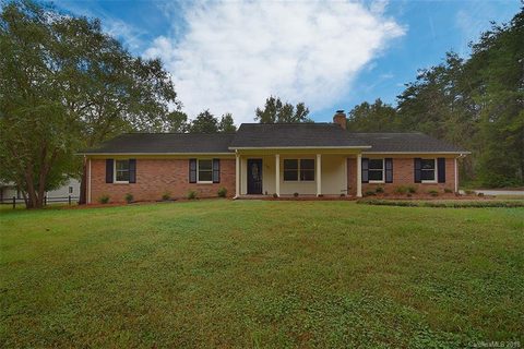 2590 Lake Shore Road sold home in Nixons Lakeview Lots, Denver, NC