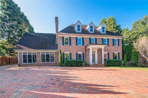 1009 13th Avenue Place sold home in Forest Oaks, Hickory, NC