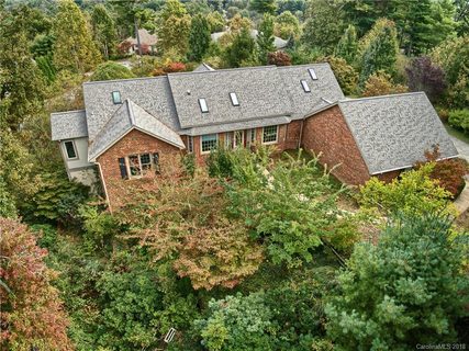 106 Sugarberry Lane sold home in 2600 Old Kanuga, Hendersonville, NC