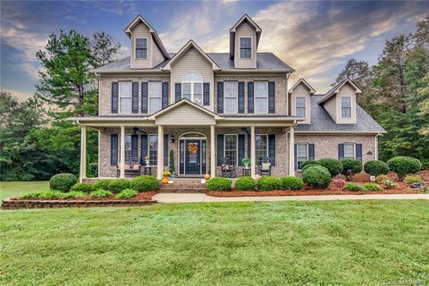 810 Cedar Hill Lane