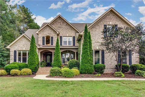 Previously sold for $487,395