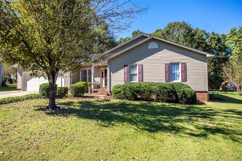 1335 31st Street Place sold home in STONERIDGE, Conover, NC