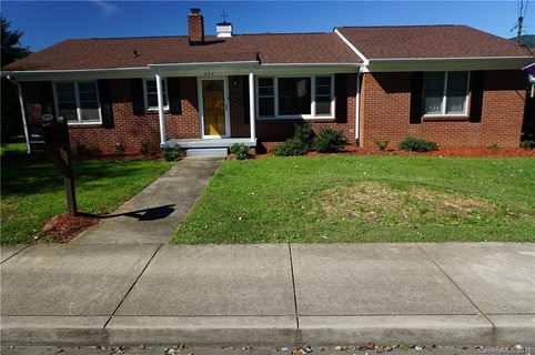 698 Camelot Drive