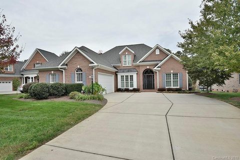 118 Lake Commons Drive sold home in Lake Club Commons, Rock Hill, SC