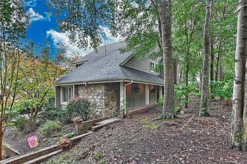 6433 Brookbury Court sold townhome in Sharonview Place, Charlotte, NC