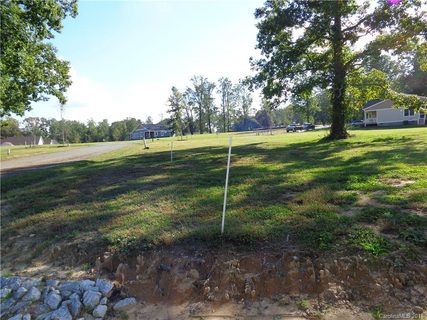 86 Copper Crest Circle pending home in Vista At Blacksmith Run, Hendersonville, NC