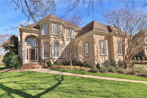 8813 Rosslare Villas Court