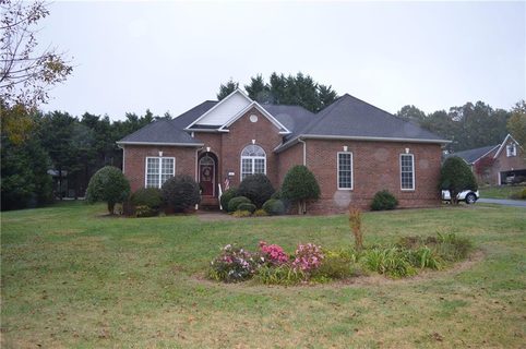 811 4th Street sold home in Brentwood, Conover, NC