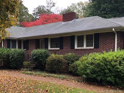 1128 Woodland Drive