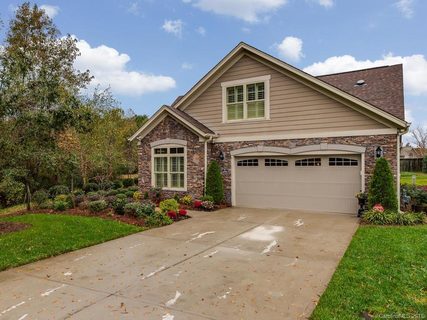 1212 Waypoint Court sold home in The Courtyards at Weddington Road, Matthews, NC
