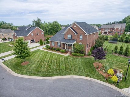 309 Fir Place Court sold home in Lake Forest Preserve, Weddington, NC