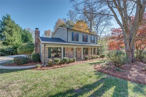 2201 Fox Hunt Drive sold home in Kingswood South, Gastonia, NC