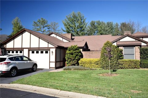 17 Lodge Lane #17 sold townhome in 10 Country Club, Waynesville, NC