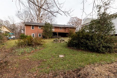 1939 Elmwood Drive 8