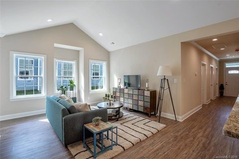5828 Bradford Lake Lane sold townhome in Village Glen, Charlotte, NC